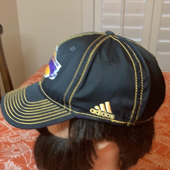 Los Angeles Lakers hats. - Picture 2 of 12